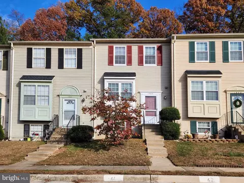 1960 Winslow Ct, Woodbridge, VA 22191