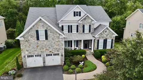 5836 Waterloo Bridge Cir, Haymarket, VA 20169
