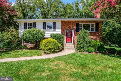 12301 Helm Ct, Woodbridge, VA 22192