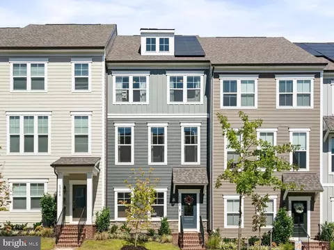 1766 Hickory Woods Rd, Dumfries, VA 22026