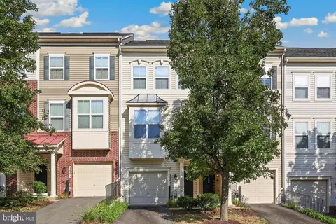2903 Chinkapin Oak Ln, Woodbridge, VA 22191