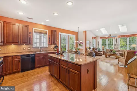 6249 Clay Hill Ct, Gainesville, VA 20155 photo 14