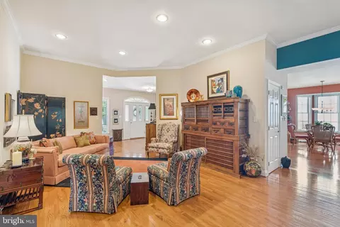 6249 Clay Hill Ct, Gainesville, VA 20155 photo 2