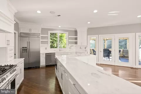 Kitchen - 8318 Roxborough Loop, Gainesville, VA 20155 photo 4 of 11