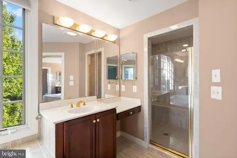 Bath - 8318 Roxborough Loop, Gainesville, VA 20155 photo 3 of 9