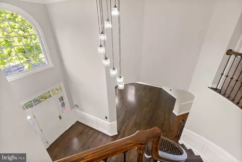 Entry Way - 8318 Roxborough Loop, Gainesville, VA 20155 photo 4 of 9