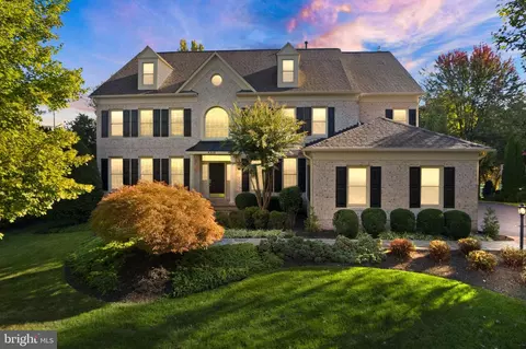 8318 Roxborough Loop, Gainesville, VA 20155