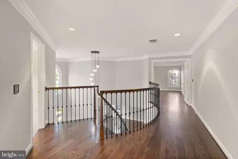 Entry Way - 8318 Roxborough Loop, Gainesville, VA 20155 photo 5 of 9