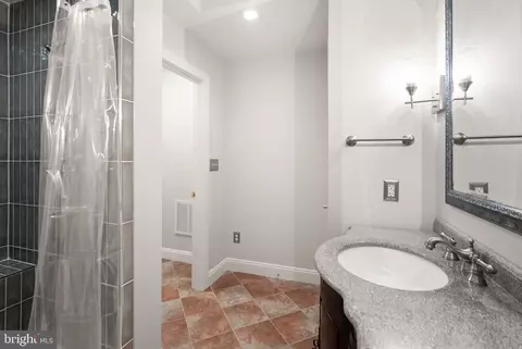 Bath - 8318 Roxborough Loop, Gainesville, VA 20155 photo 9 of 9