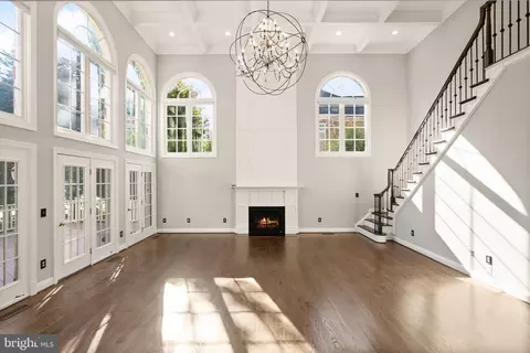 Living - 8318 Roxborough Loop, Gainesville, VA 20155 photo 3 of 7