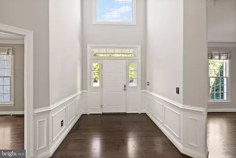 Entry Way - 8318 Roxborough Loop, Gainesville, VA 20155 photo 2 of 9