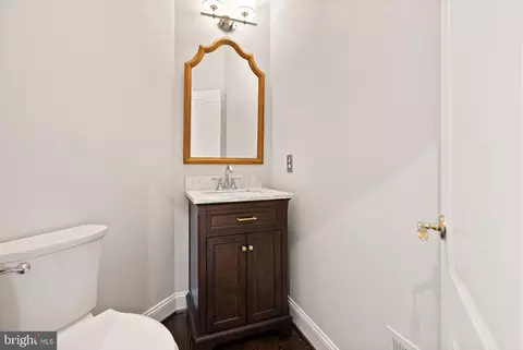 Bath - 8318 Roxborough Loop, Gainesville, VA 20155 photo 1 of 9