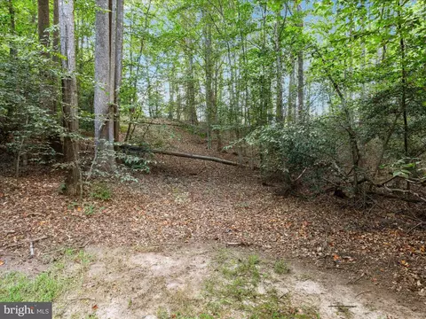 Exterior - 15240 Eclipse Dr, Manassas, VA 20112 photo 20 of 36