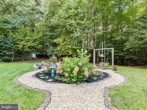 Exterior - 15240 Eclipse Dr, Manassas, VA 20112 photo 14 of 36