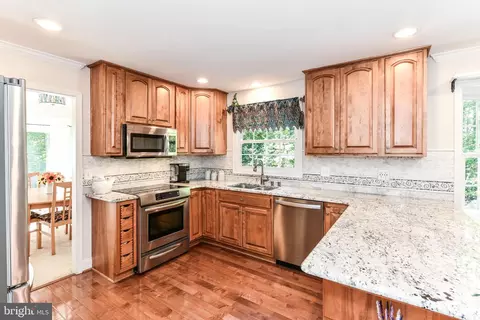 Kitchen - 15240 Eclipse Dr, Manassas, VA 20112 photo 2 of 6