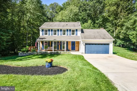 Exterior - 15240 Eclipse Dr, Manassas, VA 20112 photo 3 of 36