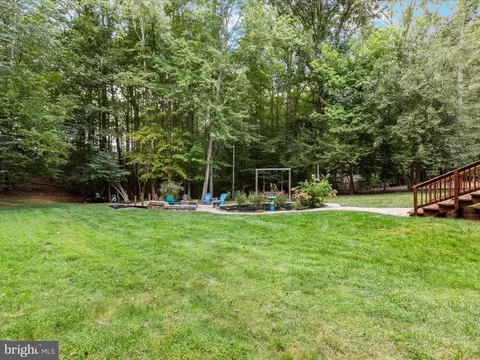 Exterior - 15240 Eclipse Dr, Manassas, VA 20112 photo 13 of 36