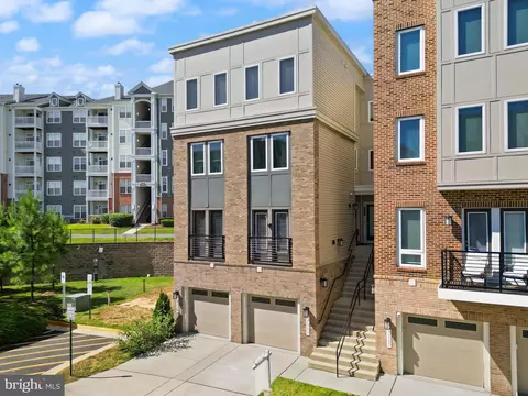 1317 Rail Stop Dr, Woodbridge, VA 22191