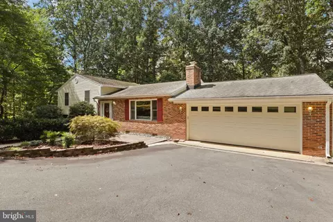 4506 Martinwood Dr, Haymarket, VA 20169