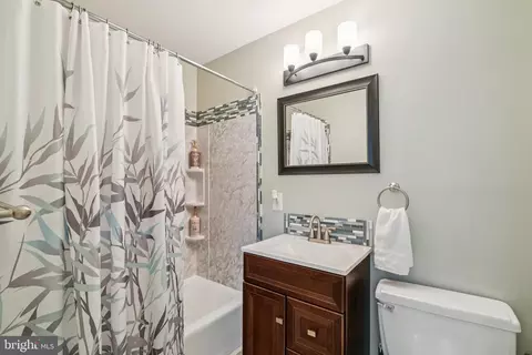 3147 Lookout Point Ct, Triangle, VA 22172 photo 25