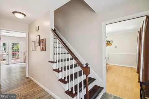 3147 Lookout Point Ct, Triangle, VA 22172 photo 4