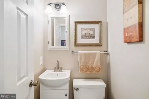 3147 Lookout Point Ct, Triangle, VA 22172 photo 8