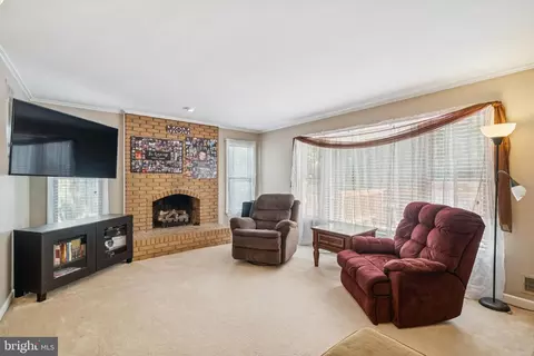3147 Lookout Point Ct, Triangle, VA 22172 photo 15