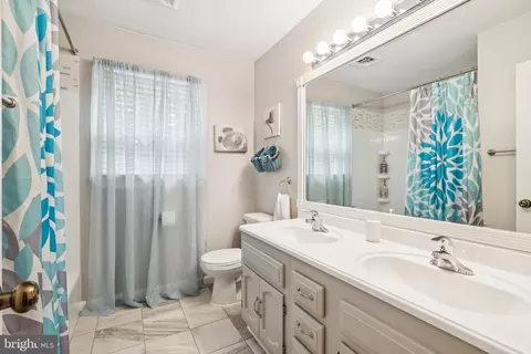 3147 Lookout Point Ct, Triangle, VA 22172 photo 17