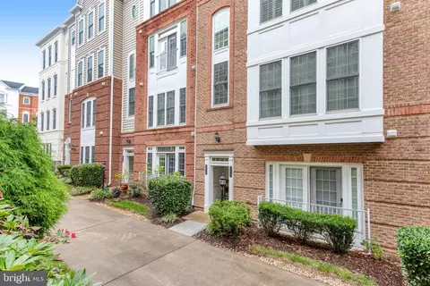 2313 Brookmoor Ln, Woodbridge, VA 22191