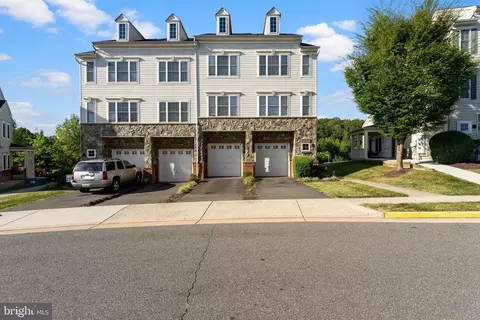 2838 Chinkapin Oak Ln, Woodbridge, VA 22191
