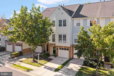 3988 Cressida Pl, Woodbridge, VA 22192