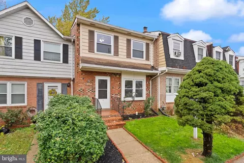 4332 Eileen Ct, Woodbridge, VA 22193