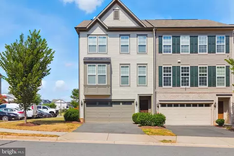 8114 Honey Bee Way, Manassas, VA 20111