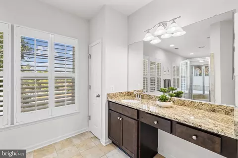 Entry Way - 14529 Bluff Point Ct, Gainesville, VA 20155 photo 8 of 11