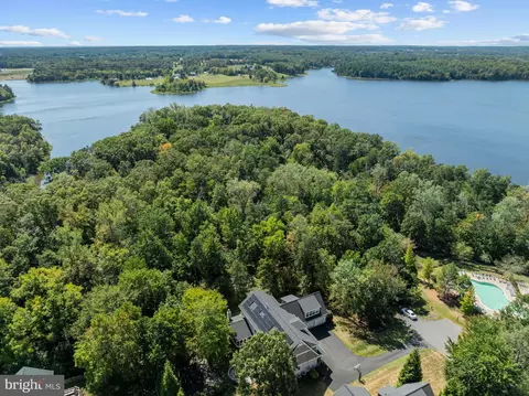 View/Area - 14529 Bluff Point Ct, Gainesville, VA 20155 photo 4 of 5