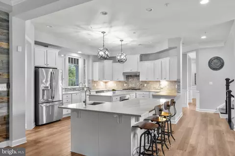 Kitchen - 14529 Bluff Point Ct, Gainesville, VA 20155 photo 2 of 7