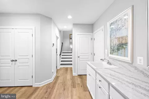 Entry Way - 14529 Bluff Point Ct, Gainesville, VA 20155 photo 5 of 11