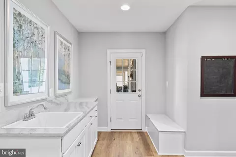 Entry Way - 14529 Bluff Point Ct, Gainesville, VA 20155 photo 4 of 11