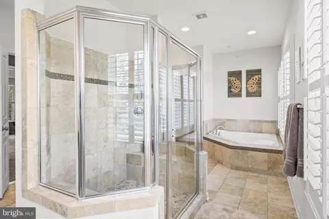 Bath - 14529 Bluff Point Ct, Gainesville, VA 20155 photo 1 of 6