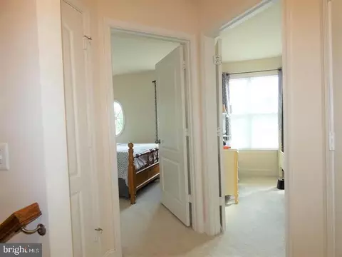 Entry Way - 4911 Potomac Highlands Cir, Triangle, VA 22172 photo 1 of 3