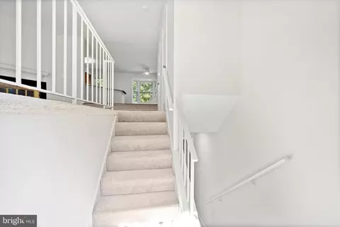 Entry Way - 7339 Saint Thomas Loop, Manassas, VA 20109 photo 2 of 5