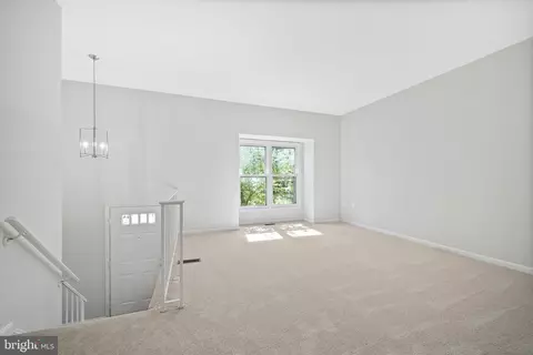 Living - 7339 Saint Thomas Loop, Manassas, VA 20109 photo 2 of 5