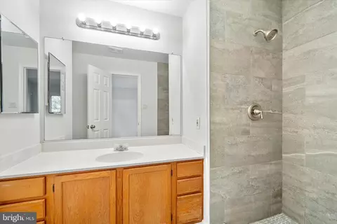 Bath - 7339 Saint Thomas Loop, Manassas, VA 20109 photo 1 of 3
