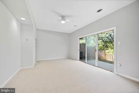 Living - 7339 Saint Thomas Loop, Manassas, VA 20109 photo 4 of 5