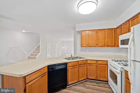 Kitchen - 7339 Saint Thomas Loop, Manassas, VA 20109 photo 3 of 3