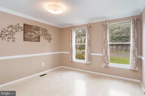 15083 Holleyside Dr, Dumfries, VA 22025 photo 11