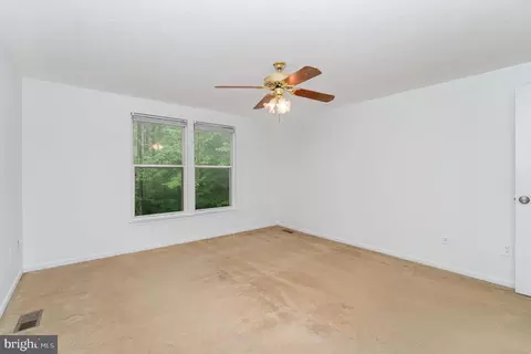 15083 Holleyside Dr, Dumfries, VA 22025 photo 13