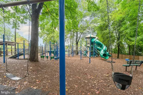 15083 Holleyside Dr, Dumfries, VA 22025 photo 31