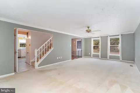 15083 Holleyside Dr, Dumfries, VA 22025 photo 6