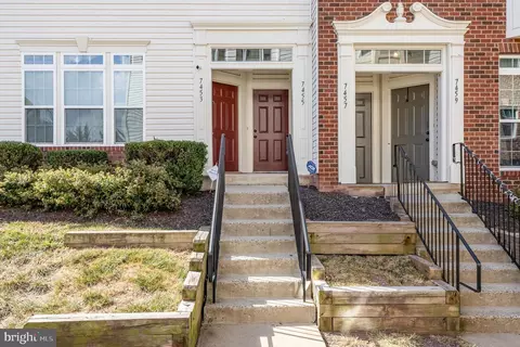 7455 Brunson Cir, Gainesville, VA 20155